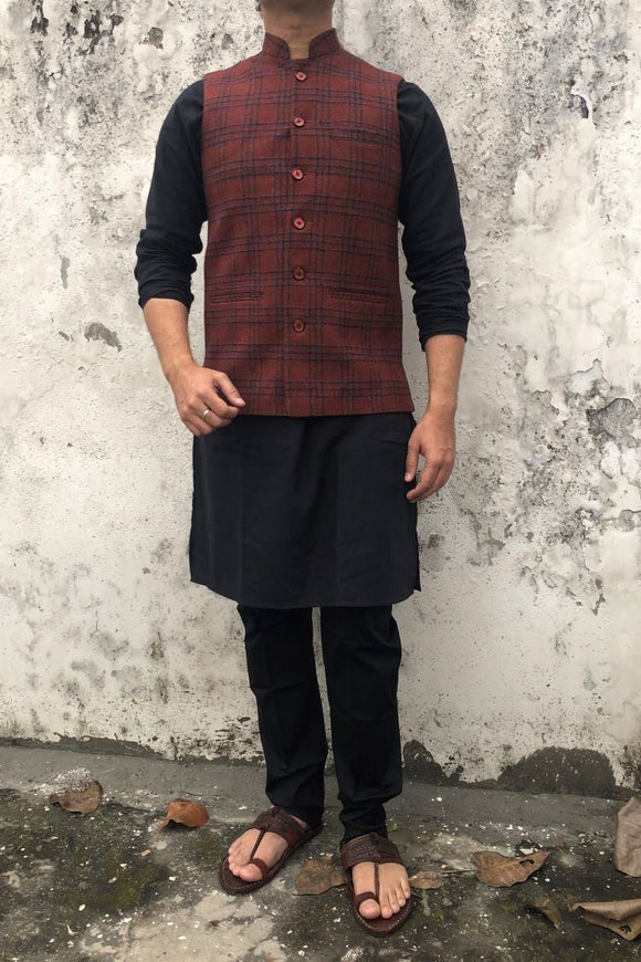 Simple And Plain Lightweight Stylish And Comfortable Mens Classy Khadi  Jacket Filling Material: Polyester at Best Price in Delhi | Jai Paras  Enterprises